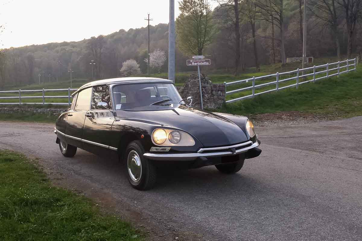 voiture ancienne de citroën